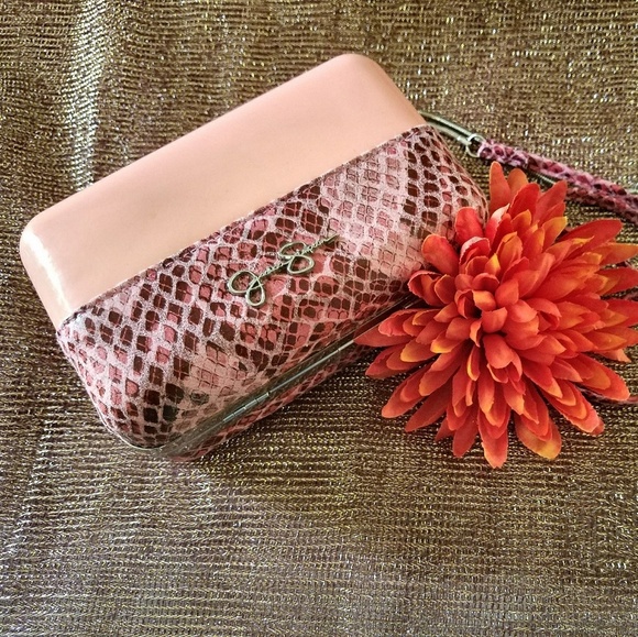 👉3/20 JESSICA SIMPSON | CLUTCH - Picture 1 of 3